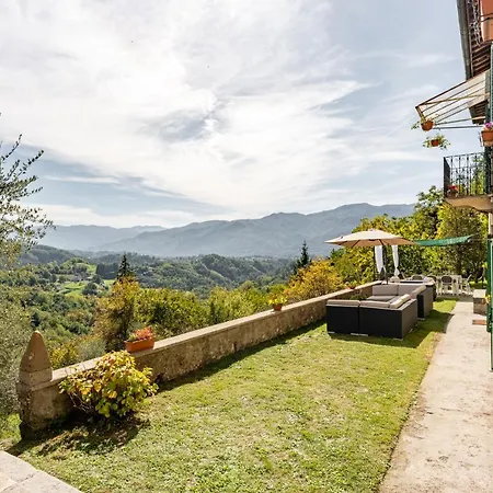 Australis Villa Barga