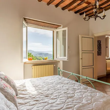 Australis Villa Barga